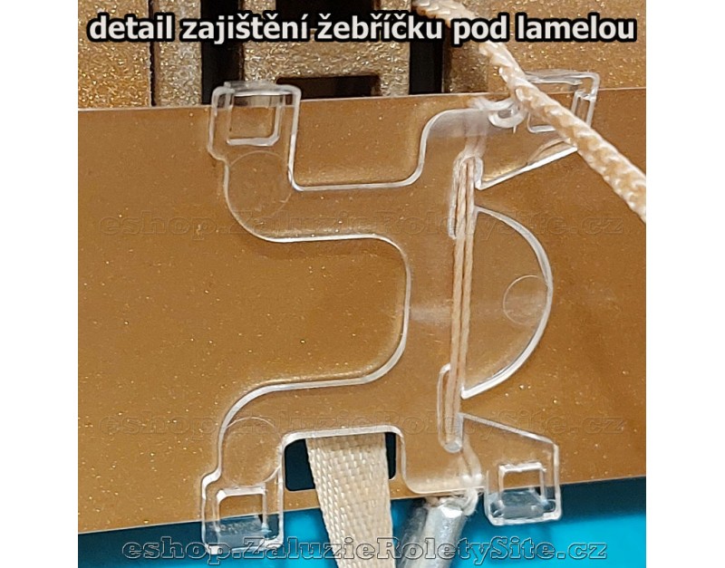 uchycení první lamely a žebříčku pod první lamelou - detail